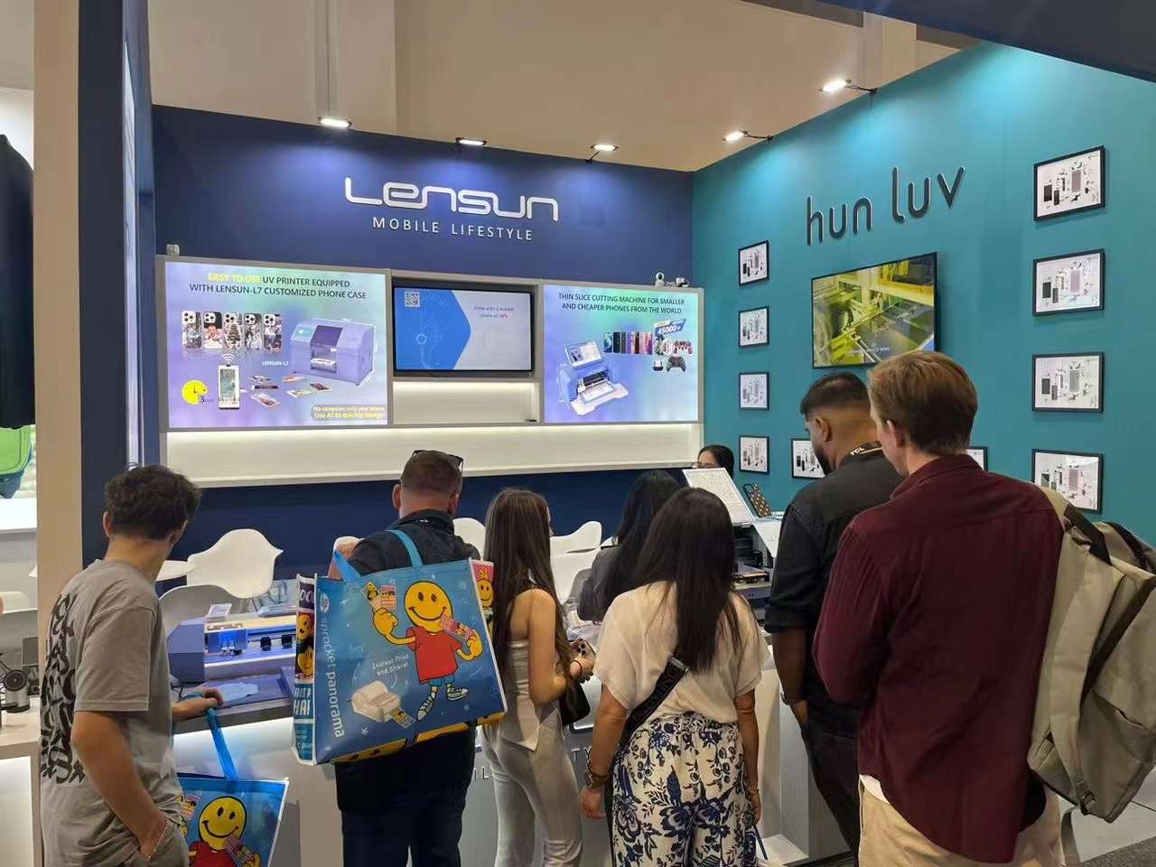 The Lensun booth attracted a lot of people